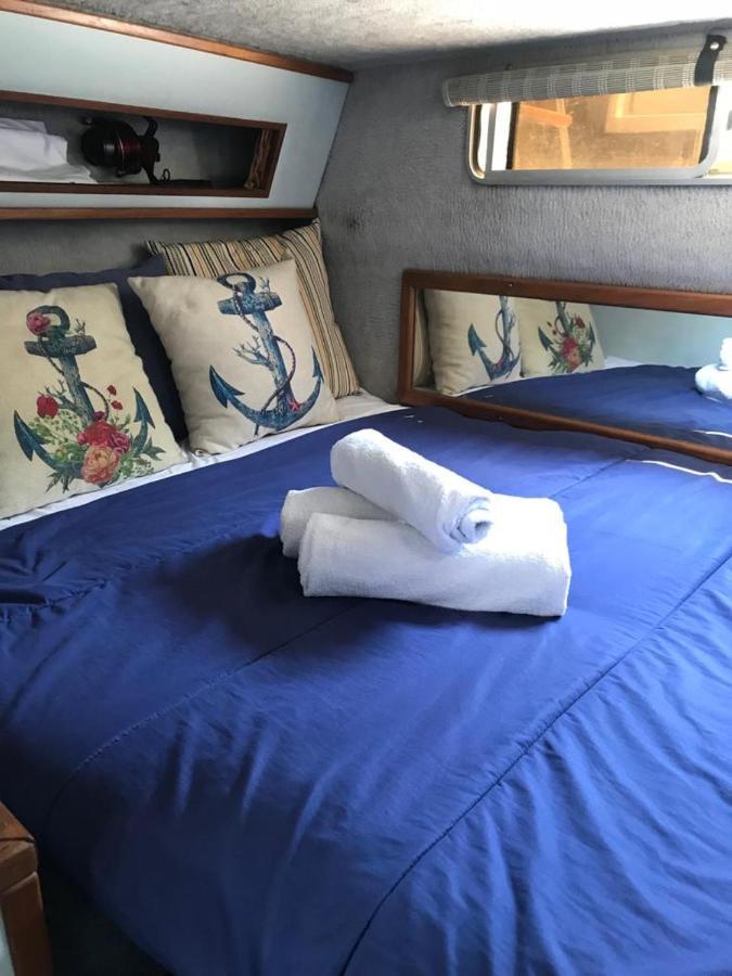 Boat To Sleep In Barcelona Otel Sant Adria de Besos Dış mekan fotoğraf